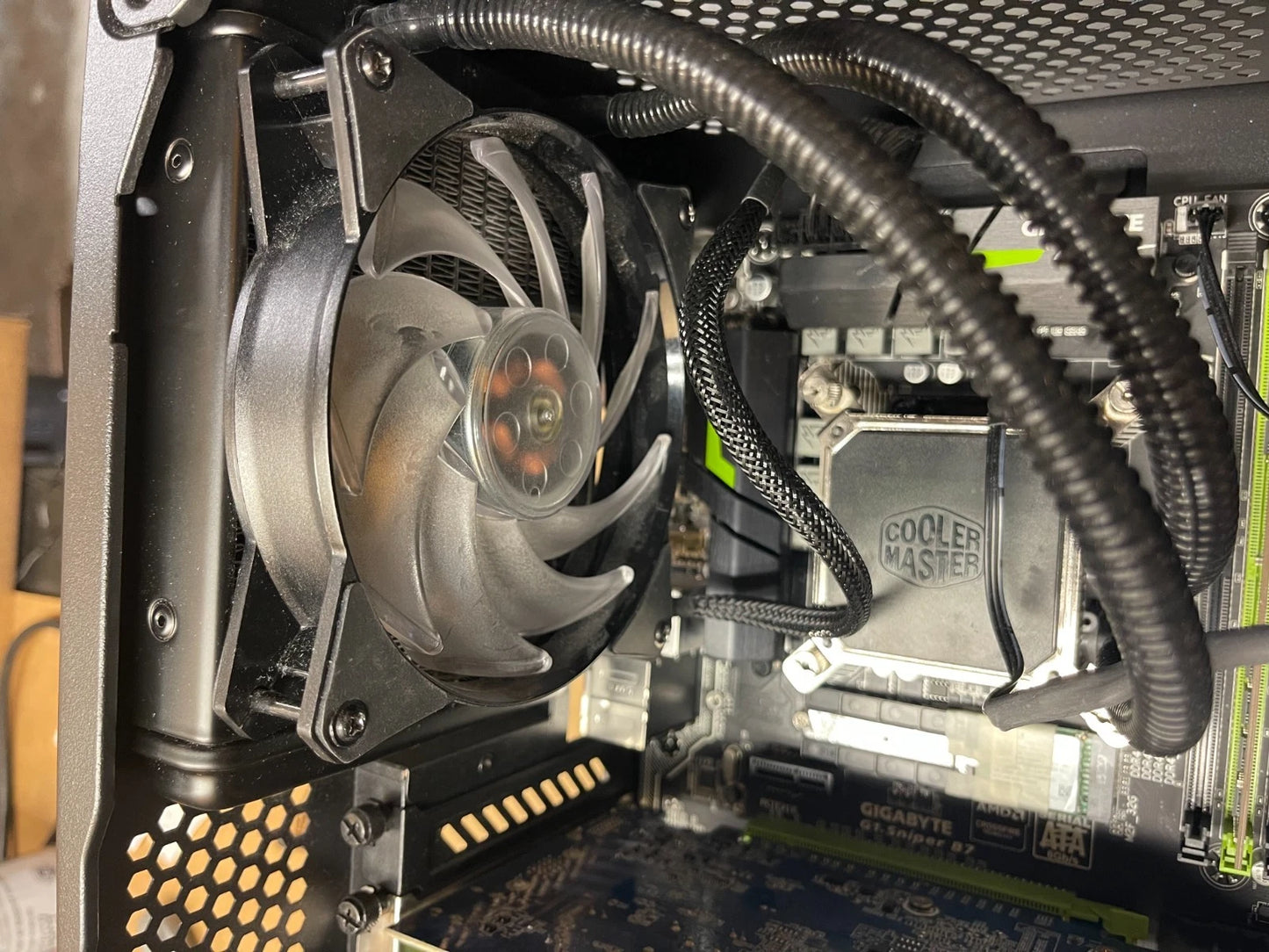 PC de jeu Corsair, Gigabyte G1 Sniper B7 i7-6700 16 Go, SSD 256 Go, R7 200 HX850i 🍁